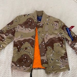 CAMO BOMBER JACKET